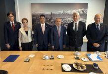 Icaza sostiene reuniones con líderes empresariales chilenos para fortalecer cooperación en infraestructura y logística