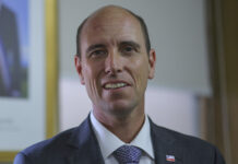 MOP anuncia plan carcelario, concesiones de complejos fronterizos y acusa “abandono” de caminos rurales